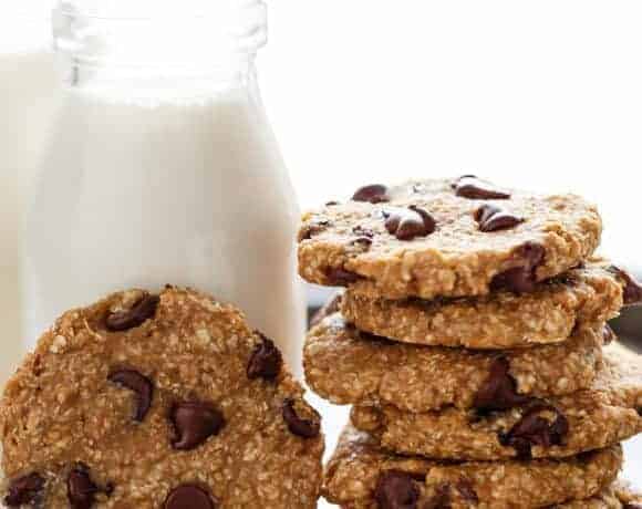 Healthy 2-Ingredient Breakfast Cookies | https://cafedelites.com