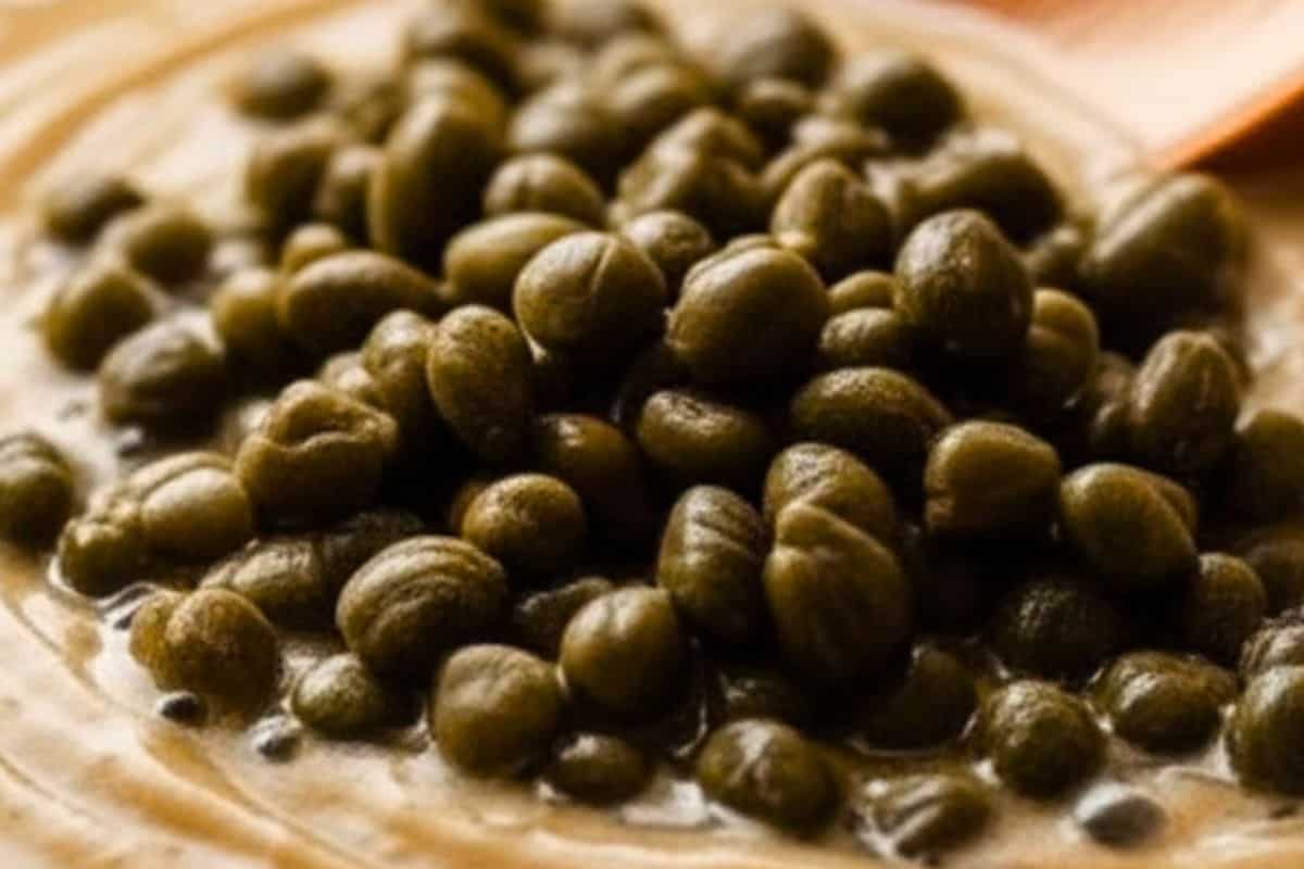 whisk the cornstarch with the remaining stock, then stir it into the pan. Cook until the sauce thickens, then stir in the capers
