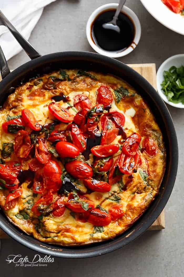 Caprese Spinach Frittata | https://cafedelites.com