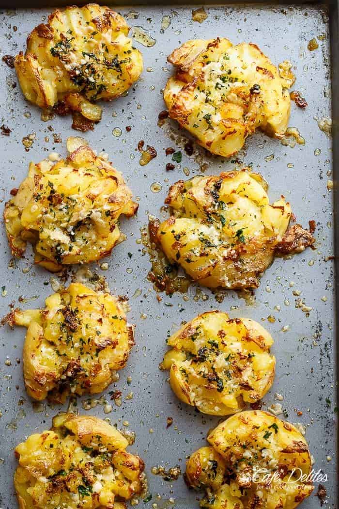 Crispy Garlic Butter Parmesan Smashed Potatoes