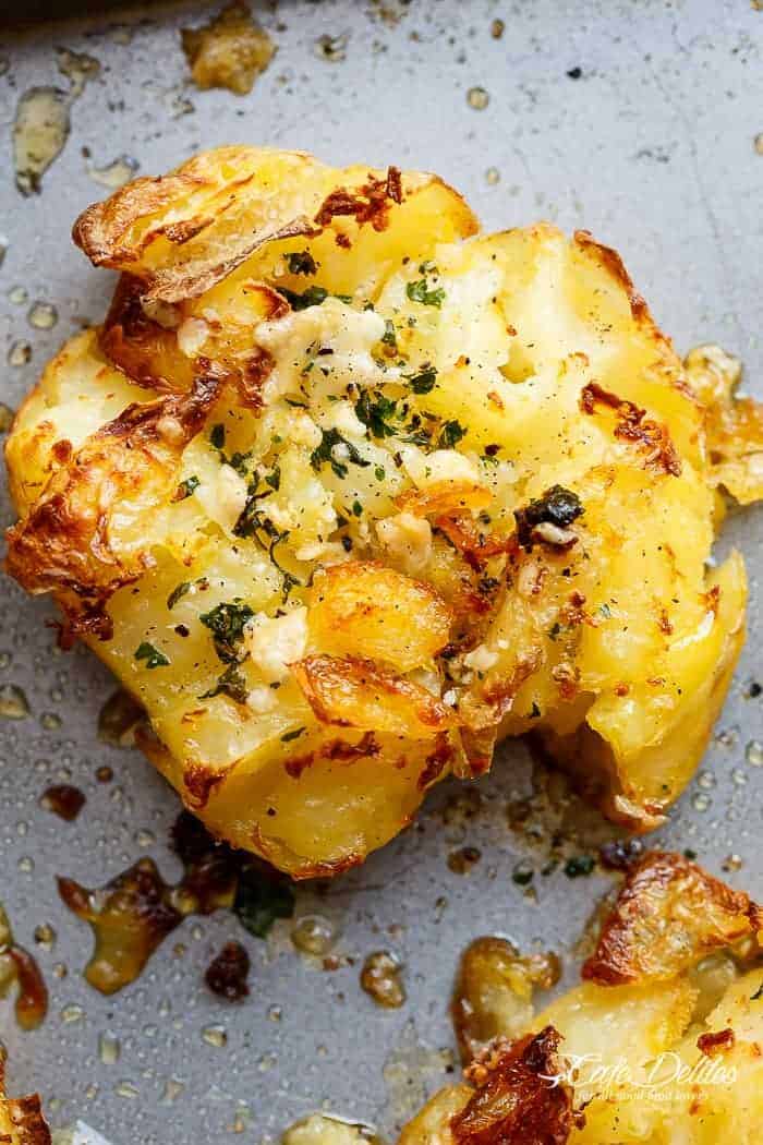 Crispy Garlic Butter Parmesan Smashed Potatoes