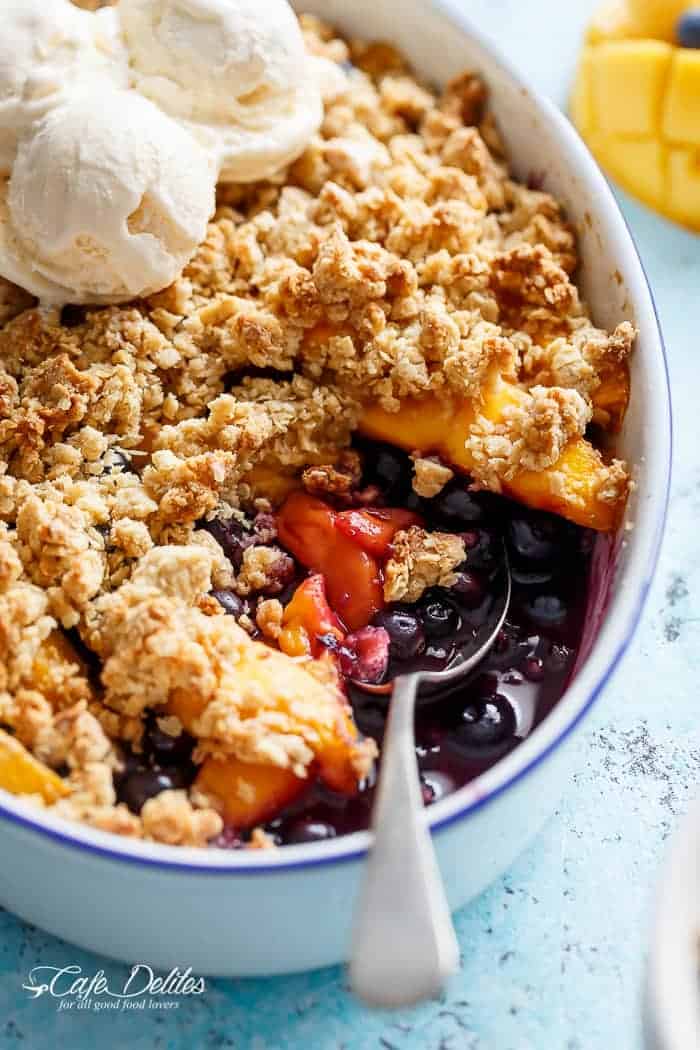 Easy Mango Blueberry Crumble | https://cafedelites.com