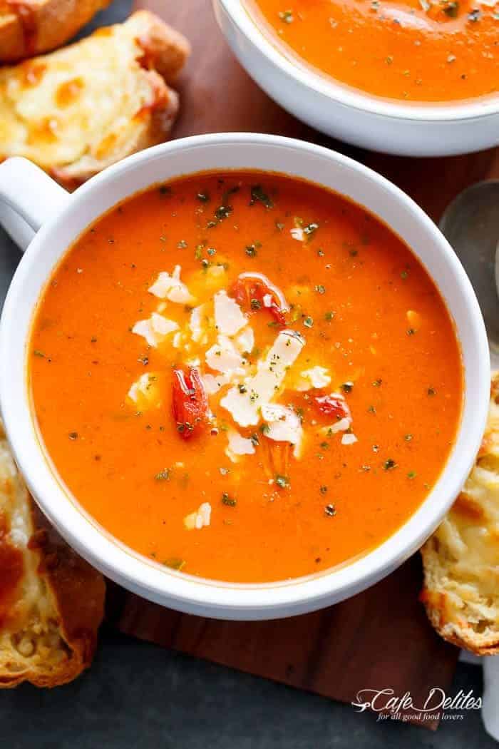 Creamy Roasted Tomato Basil Soup | https://cafedelites.com