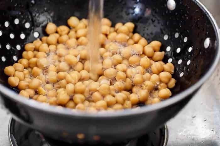 Salada de garbanzos con aguacate y feta al balsámico |