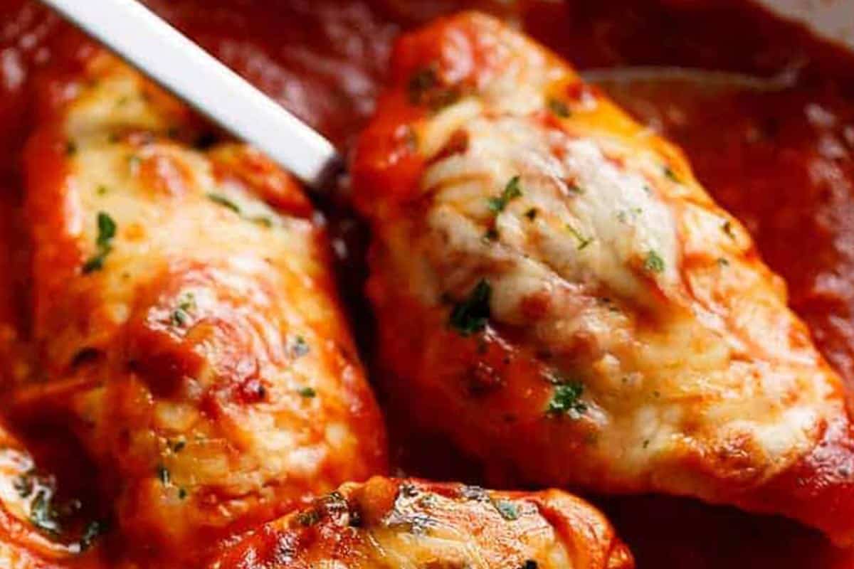Close-up shot of Mozzarella Chicken.