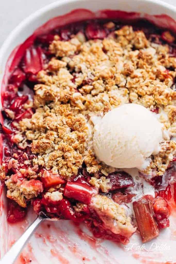 Strawberry Rhubarb Crisp (Crumble) - Cafe Delites