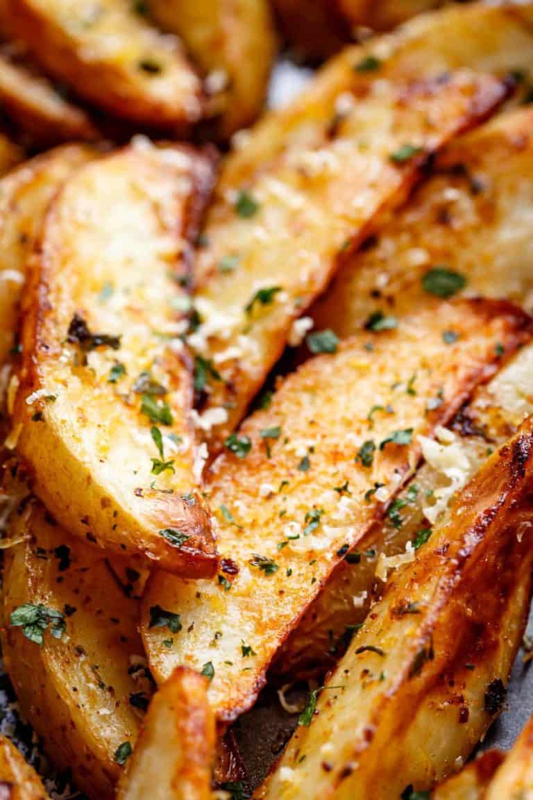 Crispy Garlic Baked Potato Wedges - Cafe Delites