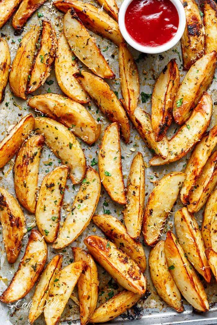 Crispy Garlic Potato Wedges Baked