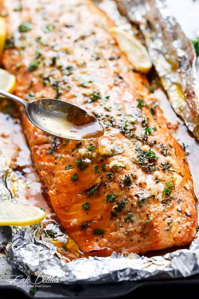 Honey Garlic Butter Salmon In Foil in under 20 minutes, then broiled (or grilled) for that extra golden, crispy and caramelised finish! So simple and only 4 main ingredients, with no mess to clean up! | https://mytaemin.com