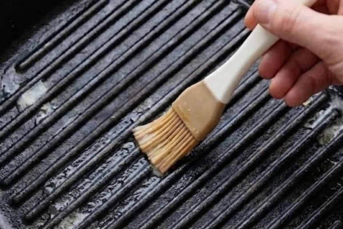 Preheat a grill pan. Lightly grease with a small amount of butter to prevent the peaches from sticking. - 6