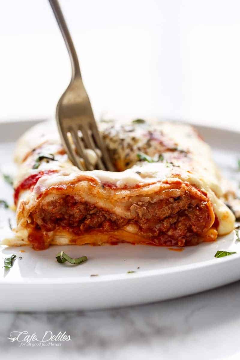 Easy Lasagna Stuffed Burritos | https://cafedelites.com