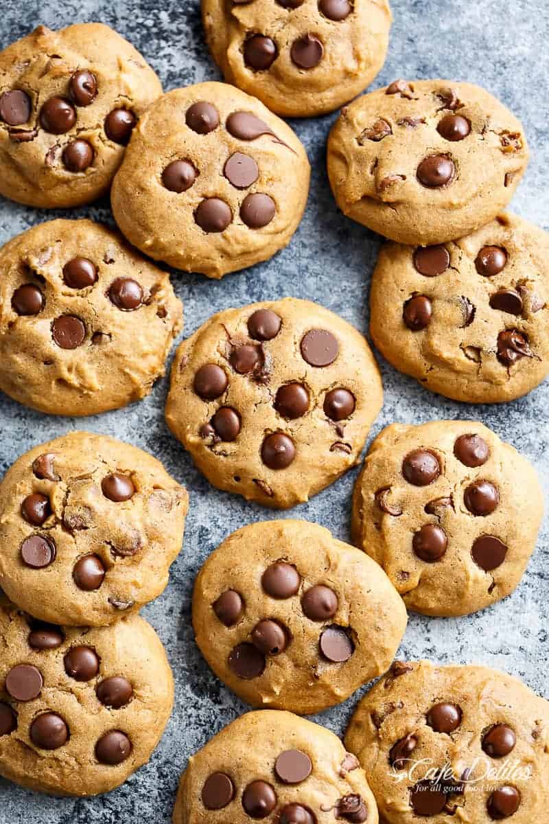 Soft Pumpkin Chocolate Chip Cookies are crispy on the edges and soft and chewy in the cent Soft Pumpkin Chocolate Chip Cookies