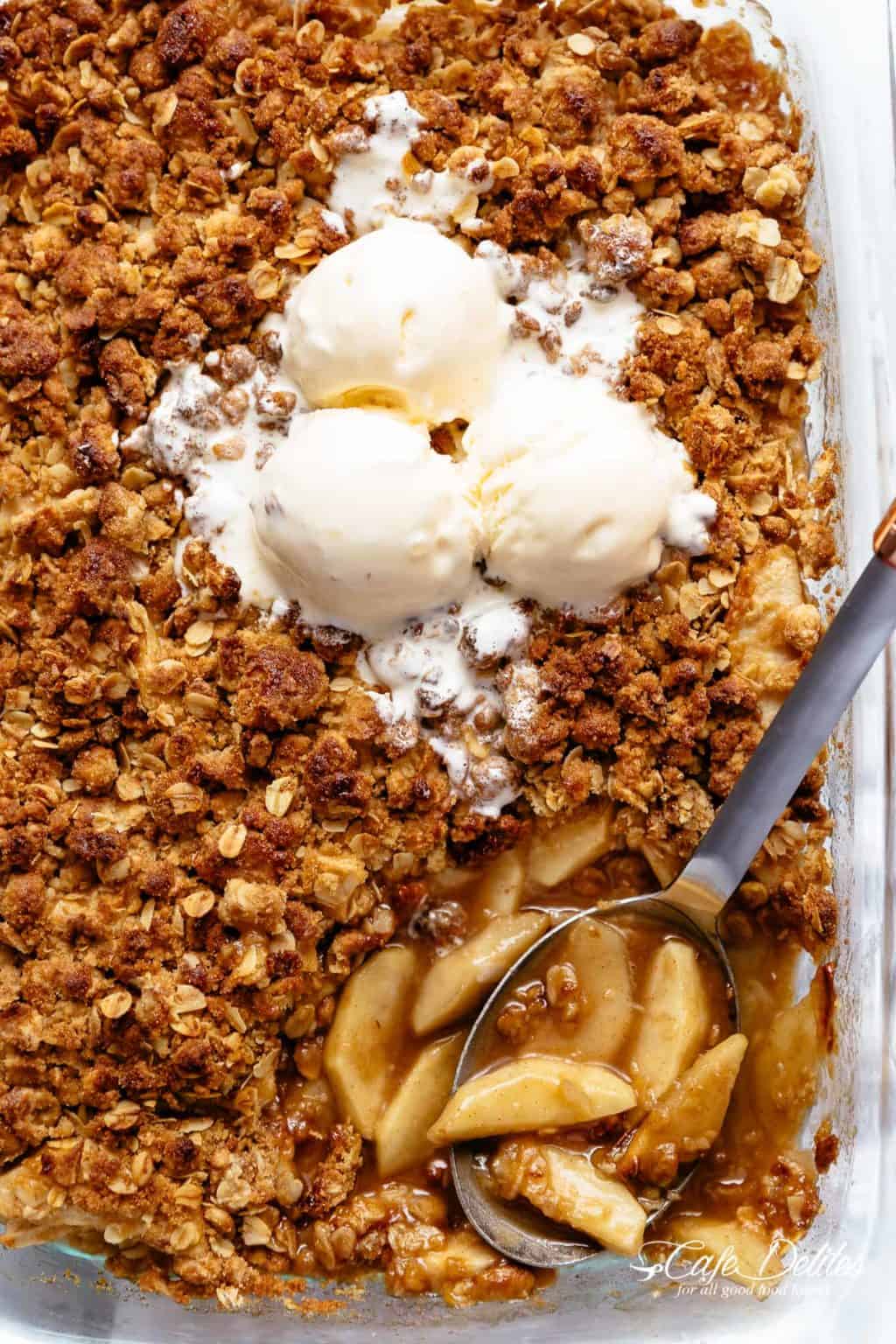 apple-crumble-apple-crisp-cafe-delites