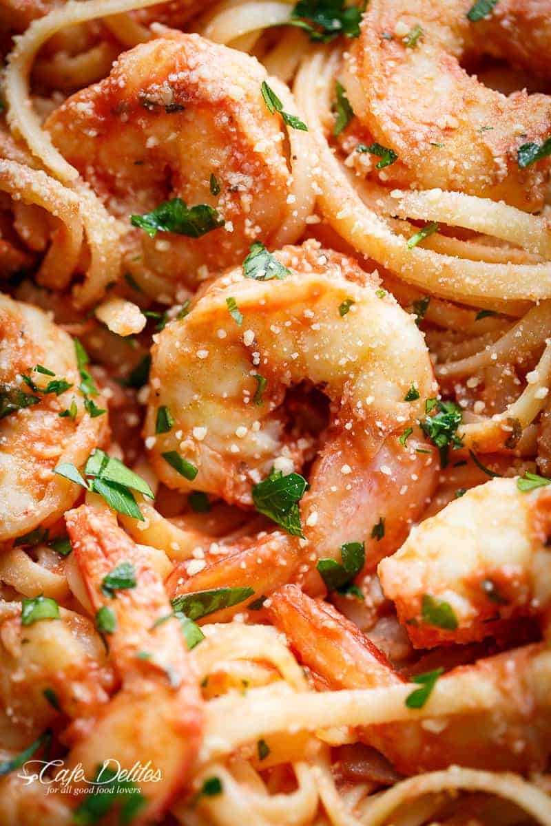 15-Minute Creamy Tomato Garlic Butter Shrimp | https://cafedelites.com