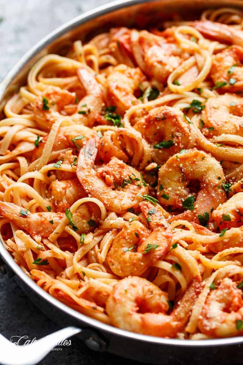 15-Minute Creamy Tomato Garlic Butter Shrimp | https://cafedelites.com