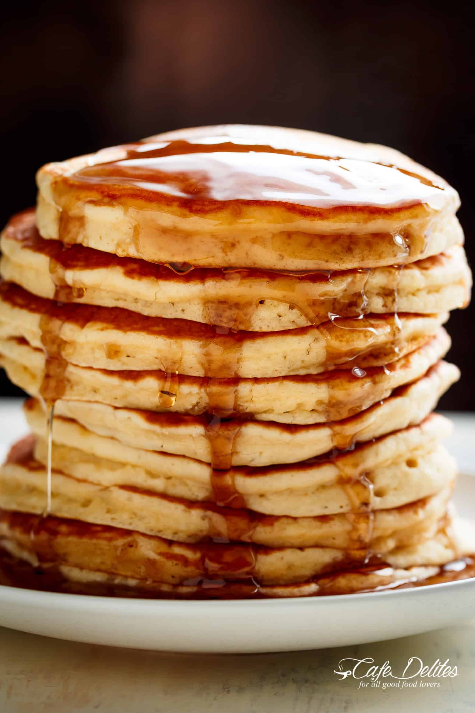 Fluffy Pancakes with Berries and Cream