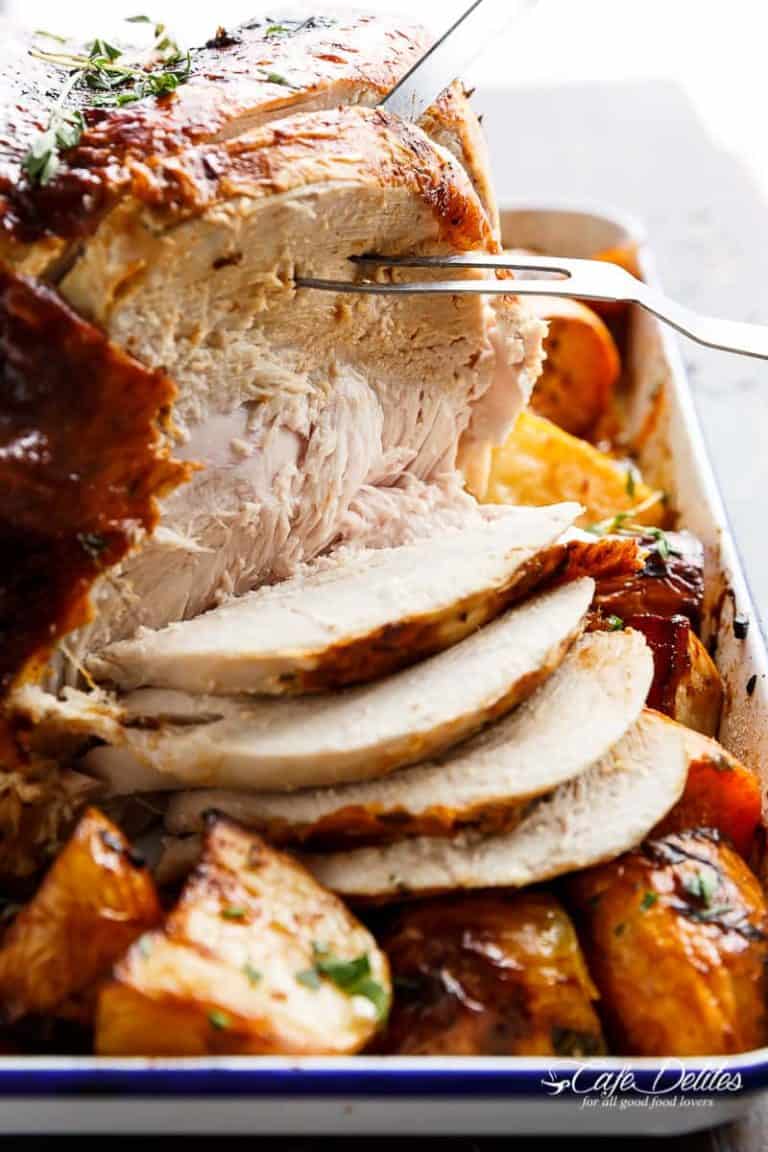 One Pan Juicy Herb Roasted Turkey & Potatoes With Gravy - Cafe Delites