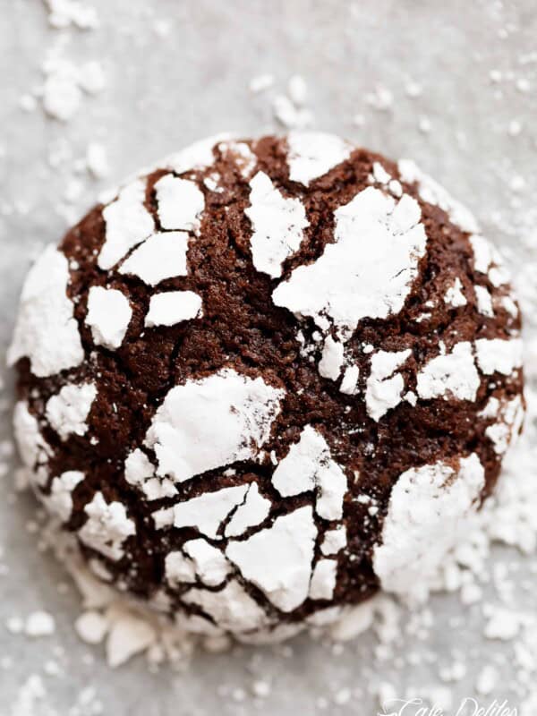 Fudgy Chocolate Crinkle Cookies have an irresistible brownie textured centre, with a crunch of cookie on the outside! One of our favourite Christmas cookies right here! ONLY 88 calories EACH!
