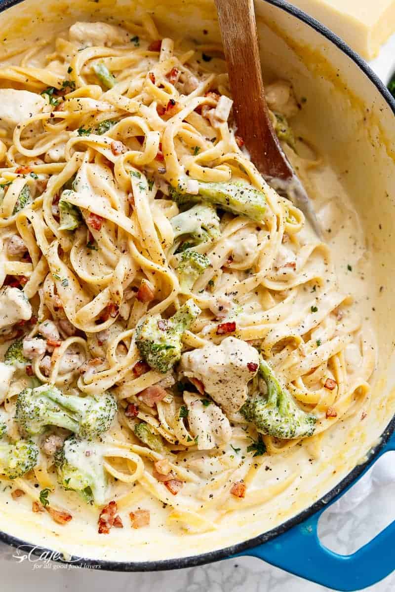 Skinny One Pot Chicken Bacon Fettuccine Alfredo - Cafe Delites