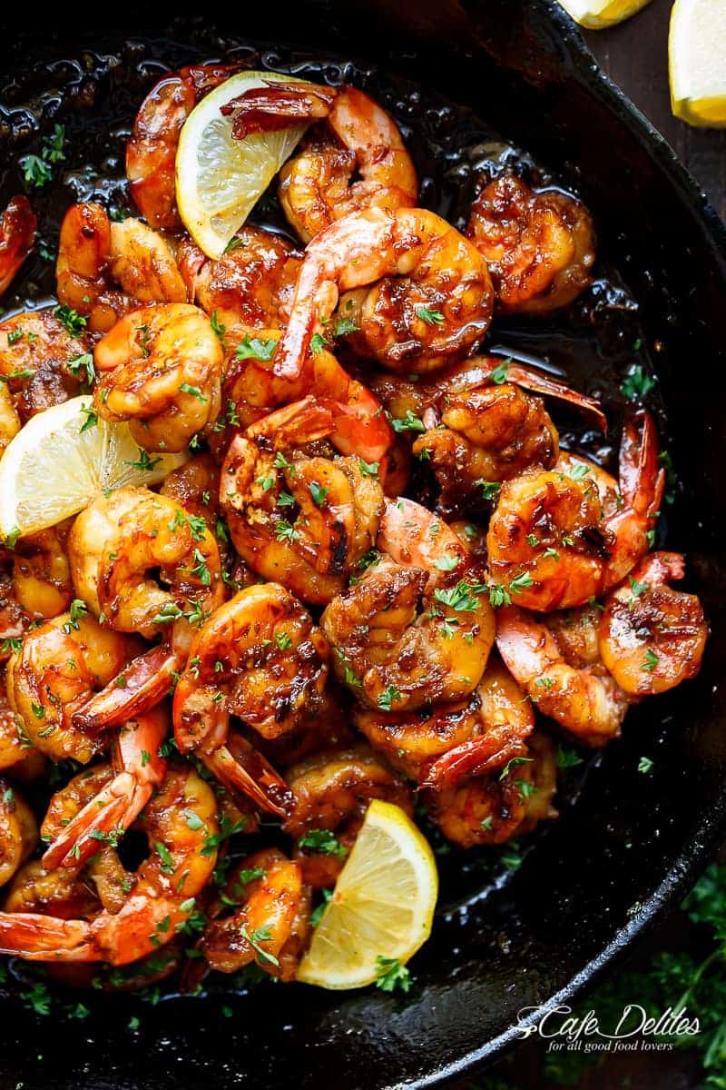 Browned Butter Honey Garlic Shrimp feels like a gourmet shrimp meal, with half of the effort, maximum taste and all in less than 15 minutes! | https://cafedelites.com