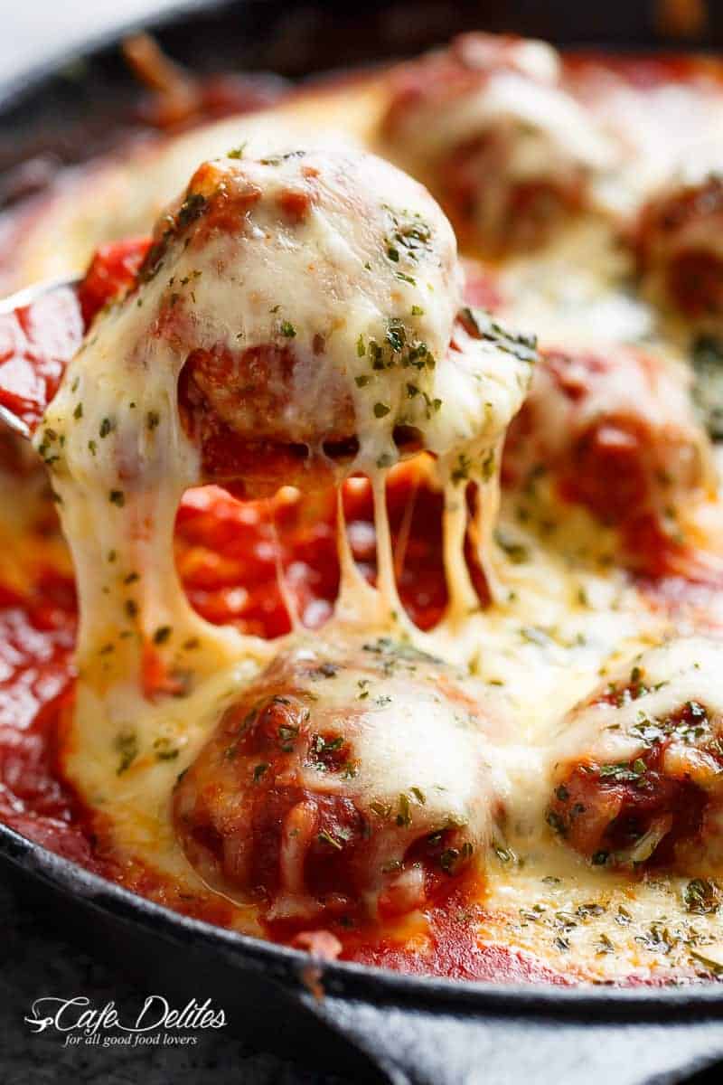 Mozzarella Meatballs In Tomato Sauce (Cheesy Meatballs) Cafe Delites