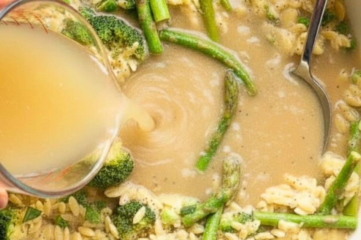  Add vegetable broth and 3/4 teaspoon salt, stirring well to combine all ingredients.