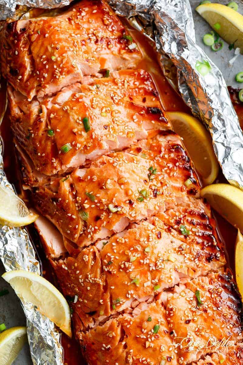 Honey Sesame Salmon In Foil is ready in under 20 minutes! Full of Asian flavours with ingredients you have in your kitchen, and so easy to pull together! | https://cafedelites.com