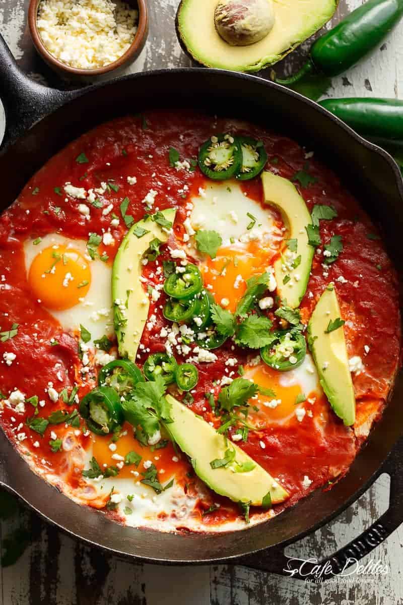 Easy Huevos Rancheros are done so fast, with an added, non traditional secret-ingredient weapon that guarantees amazing flavours! | https://cafedelites.com