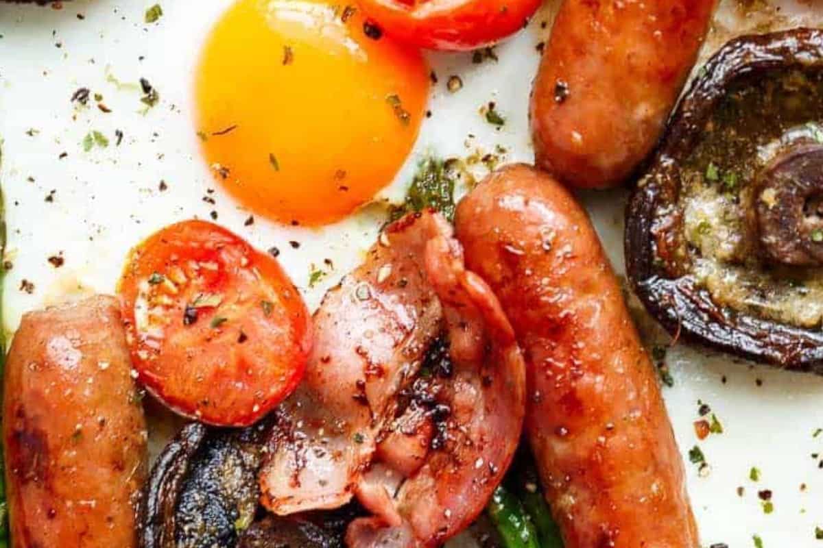 Sprinkle with salt, pepper, and dried parsley, then serve hot with toast