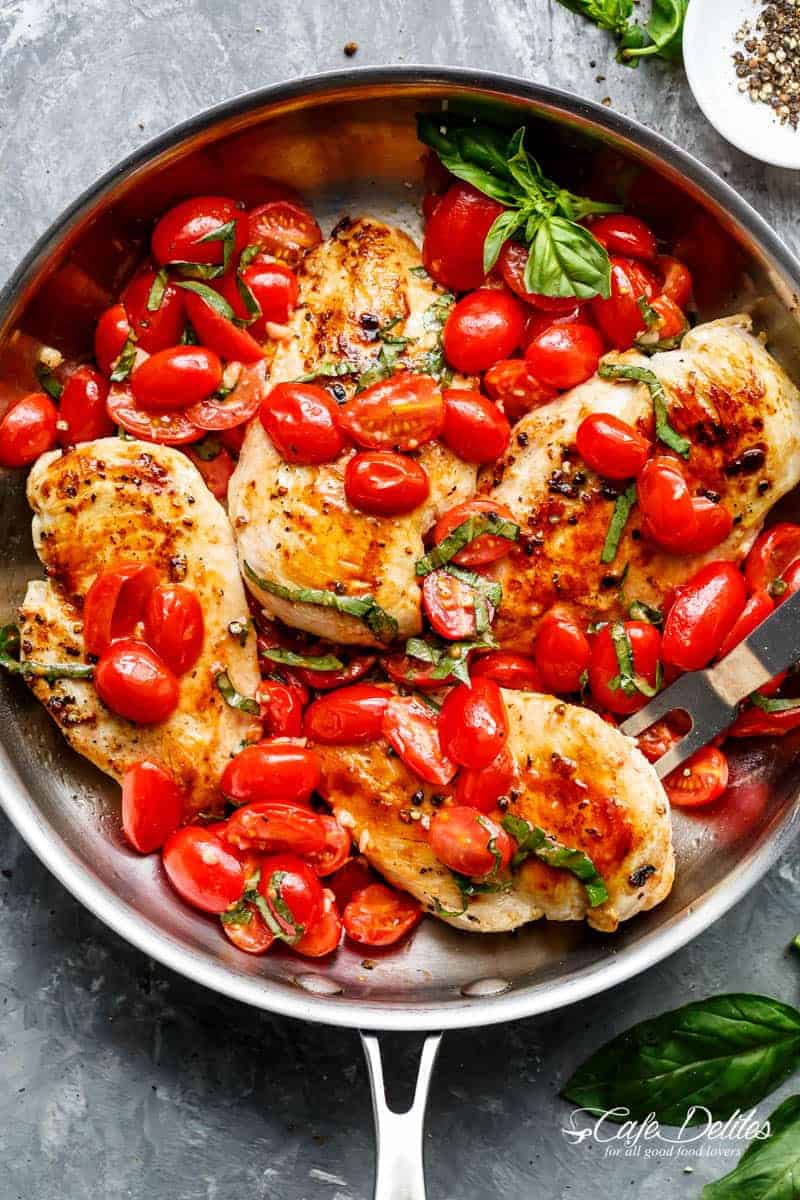 Garlic Tomato Basil Chicken is quick to whip up without compromising on flavour Garlic Tomato Basil Chicken