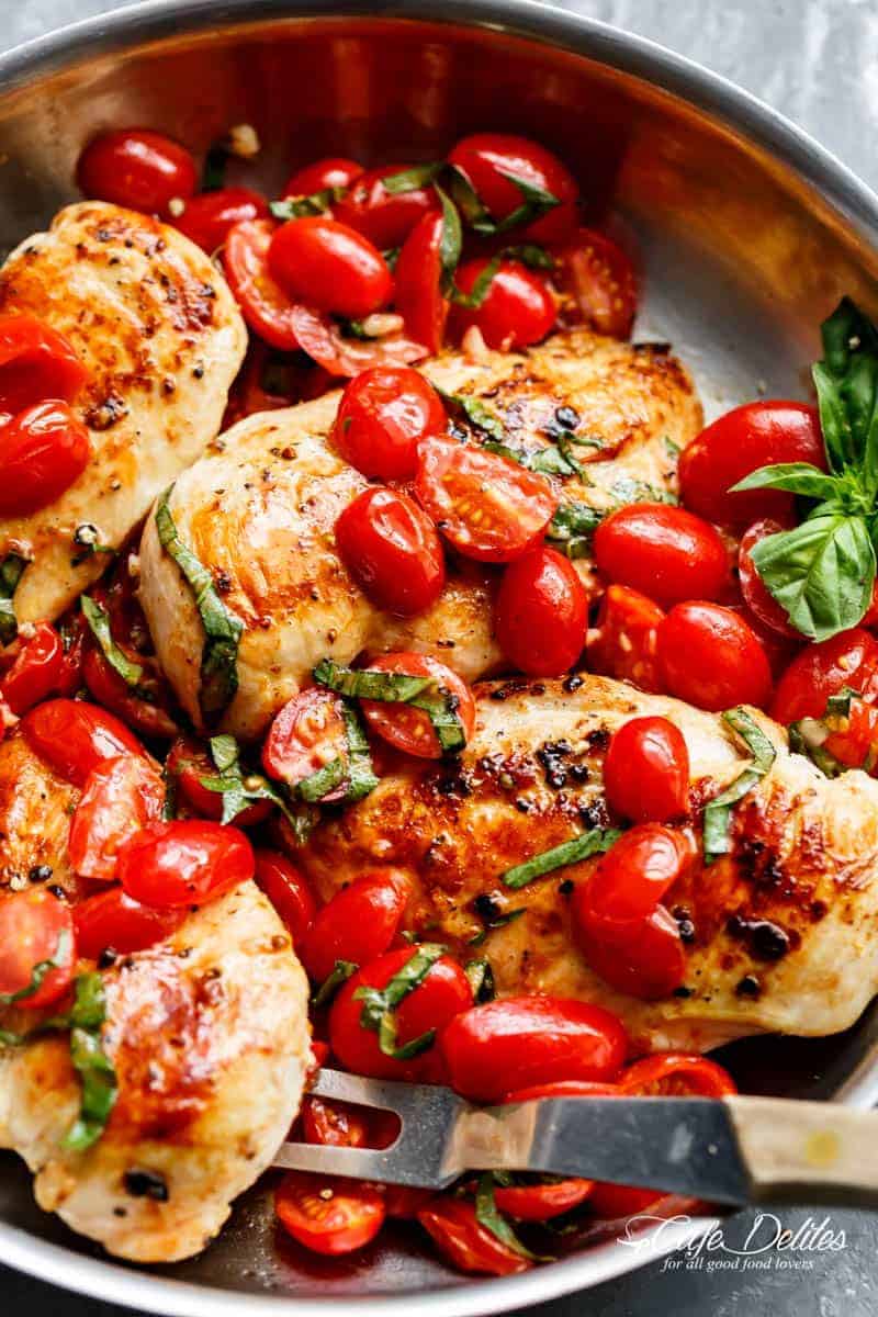 Garlic Tomato Basil Chicken is quick to whip up without compromising on flavour Garlic Tomato Basil Chicken