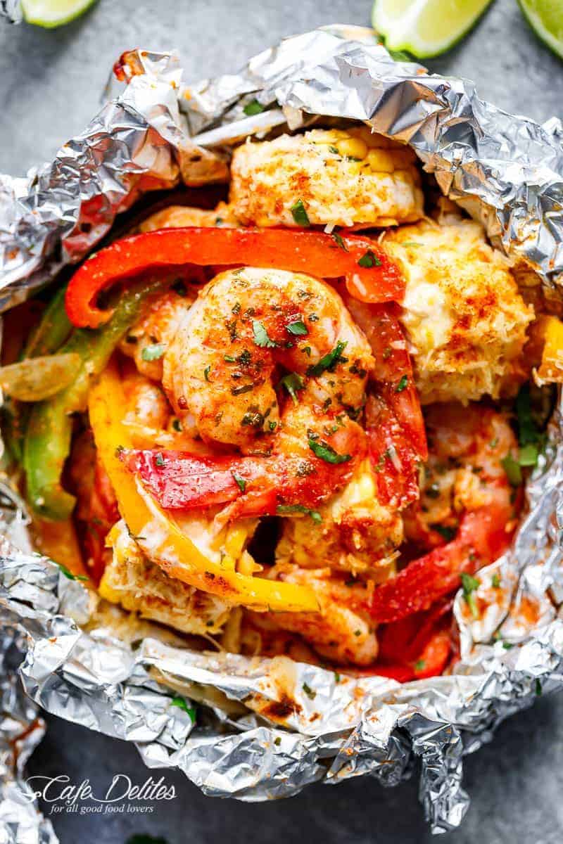 Shrimp & Mexican Corn Foil Packets are filled with Tex-Mex ingredients and flavours, PLUS the addition of creamy Elotes to complete your meal | https://cafedelites.com