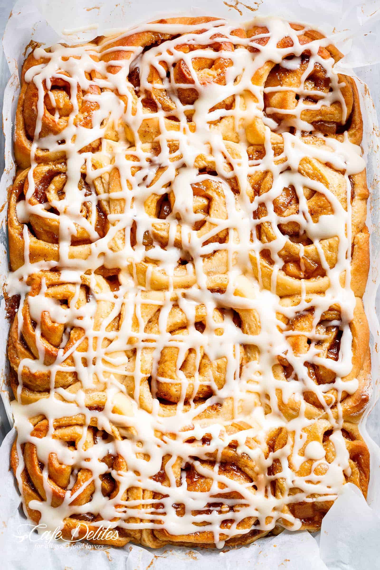 Apple Pie Cinnamon Rolls are soft and fluffy Apple Pie Cinnamon Rolls With Cream Cheese Frosting