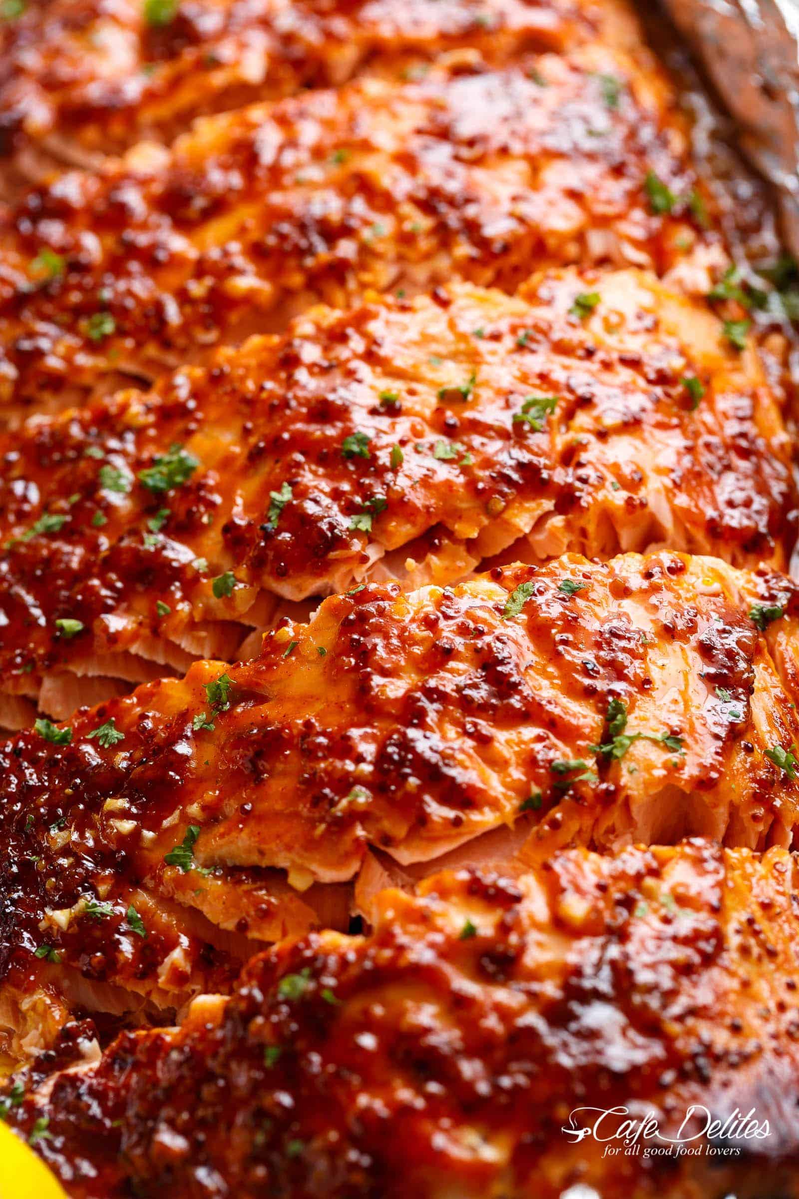 Garlic Butter Honey Mustard Salmon In Foil is a quick and easy salmon recipe, leaving you with no pans to wash and a juicy salmon for your dinner table! | cafedelites.com