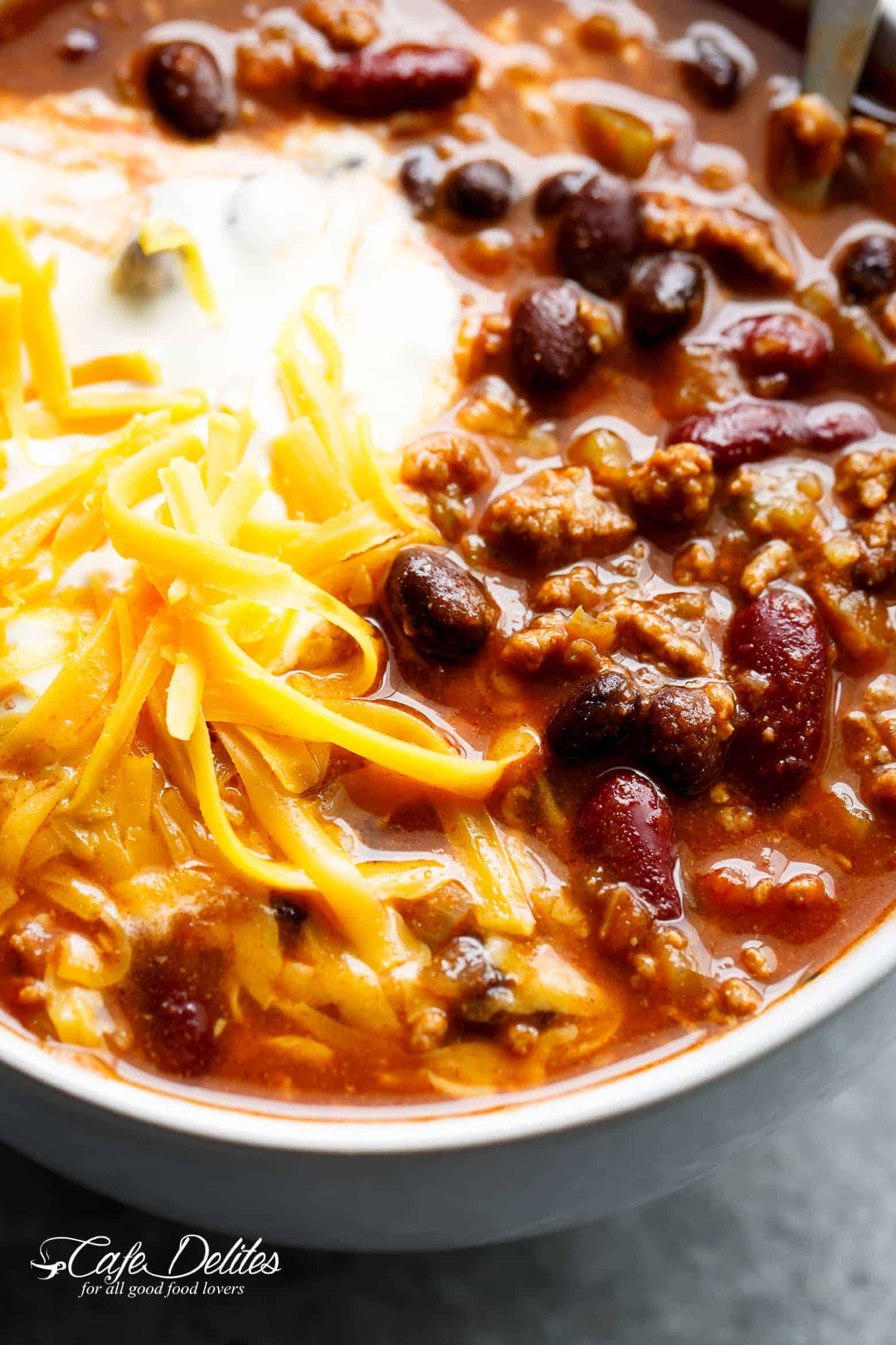 A bowl of the best homemade Chili Recipe | cafedelites.com