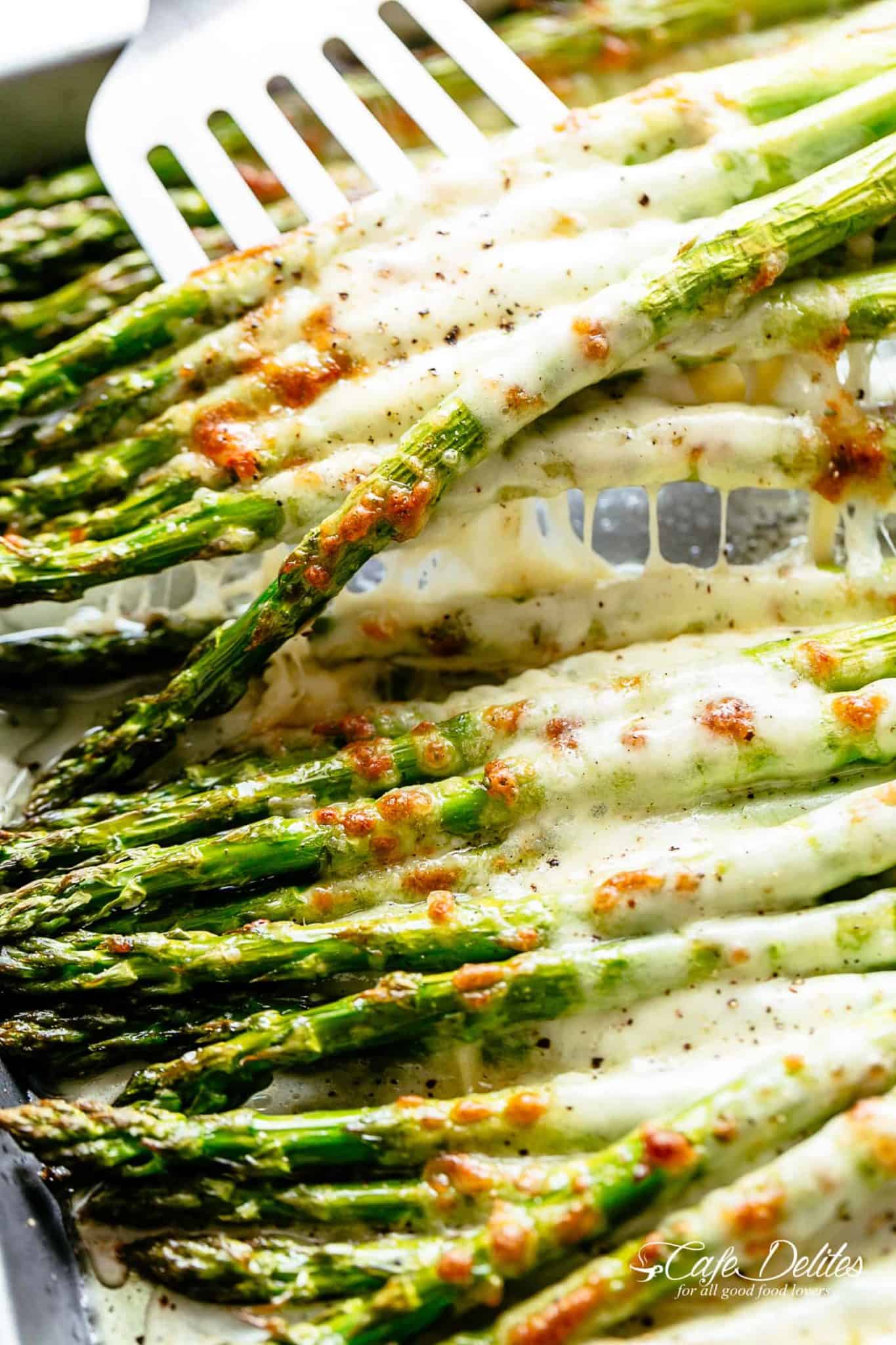 Cheesy Garlic Roasted Asparagus - Cafe Delites