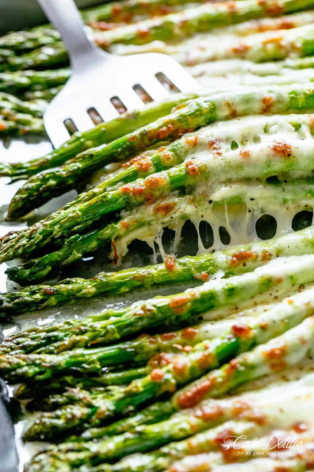 Cheesy Garlic Roasted Asparagus - Cafe Delites