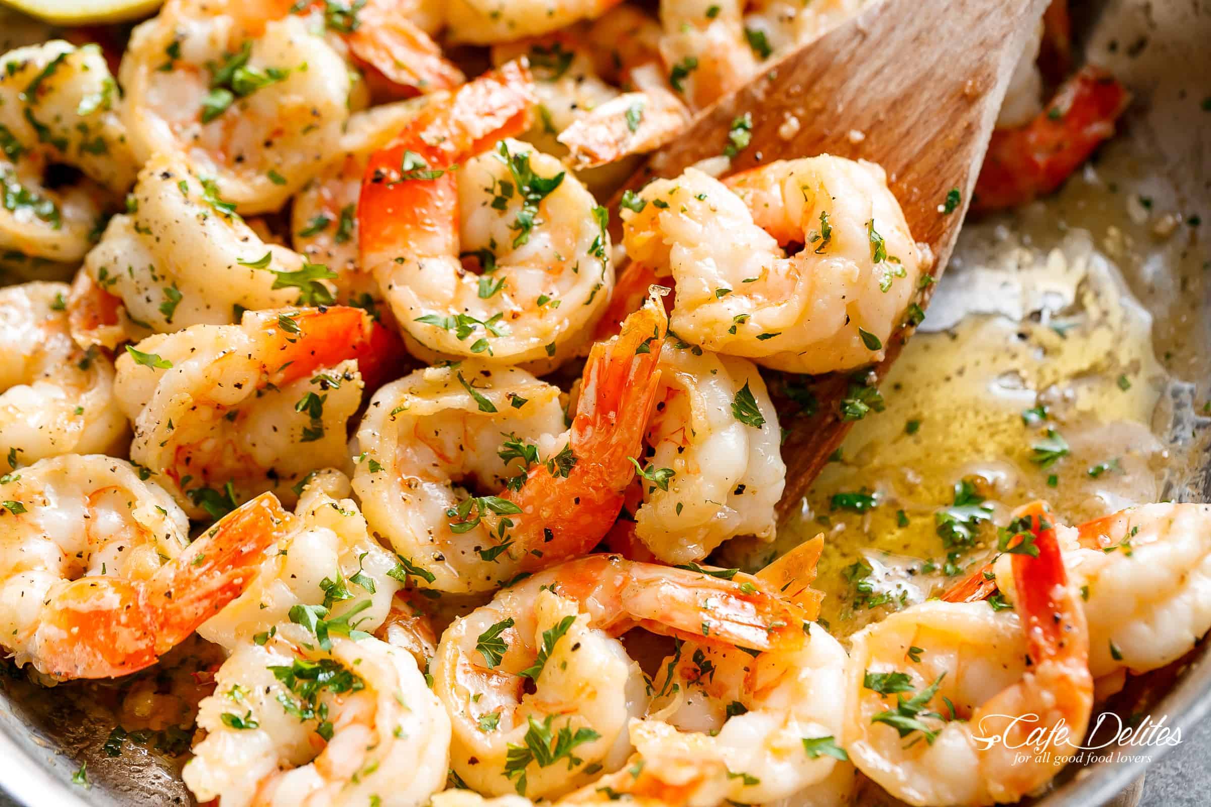 Garlic Butter Shrimp Scampi is so quick and easy Garlic Butter Shrimp Scampi