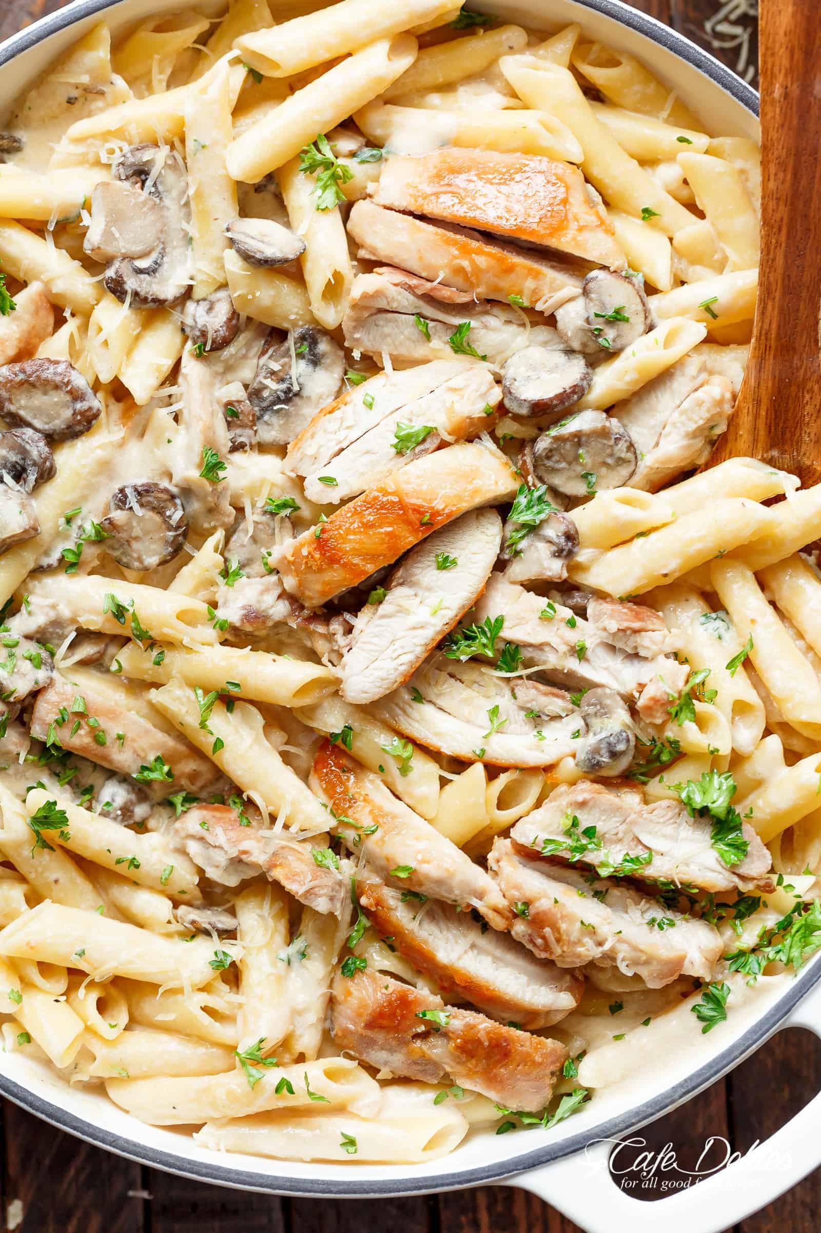 Creamy Chicken Alfredo Cafe Delites