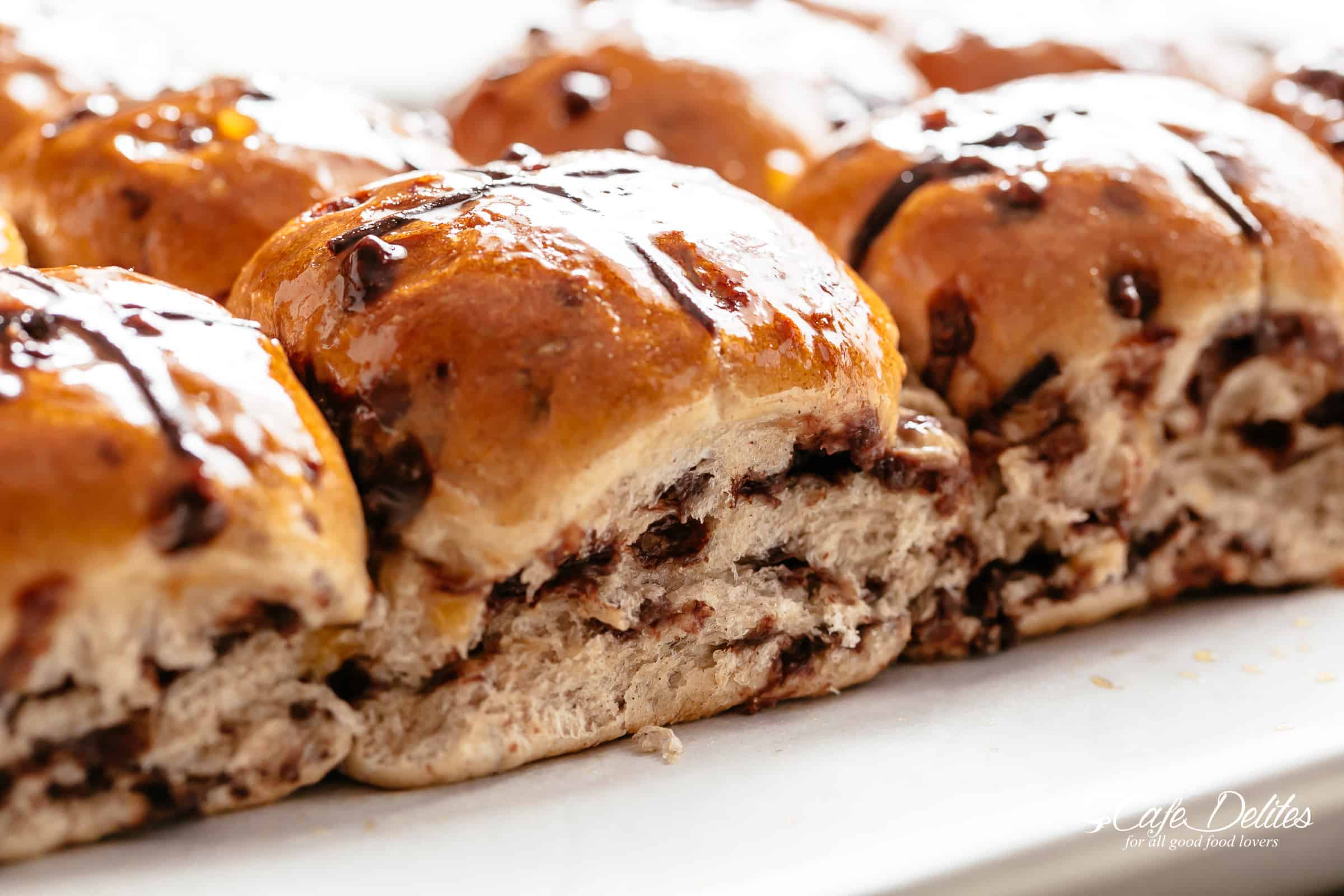 Homemade hot cross buns | cafedelites.com