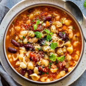 Instant Pot Pasta e Fagioli in a bowl