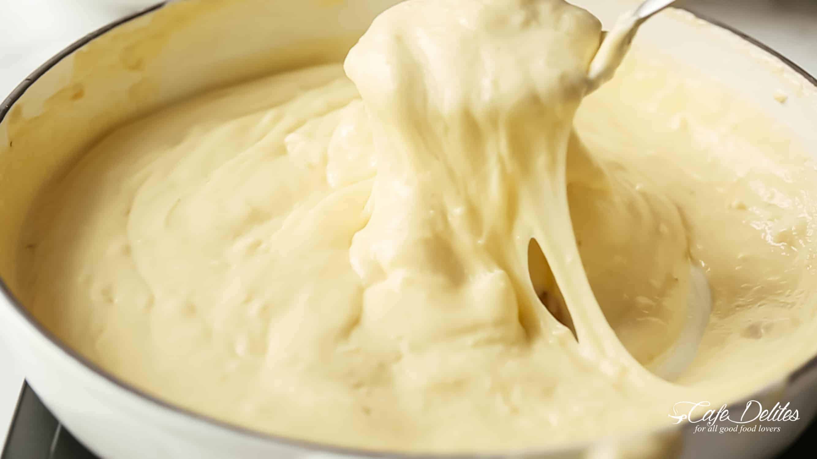 Cheese sauce béchamel | cafedelites.com