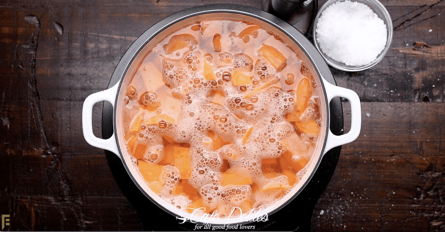 Boiling sweet potatoes 