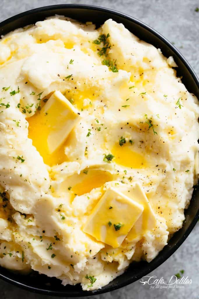 Easy Creamy Mashed Potatoes | cafedelites.com