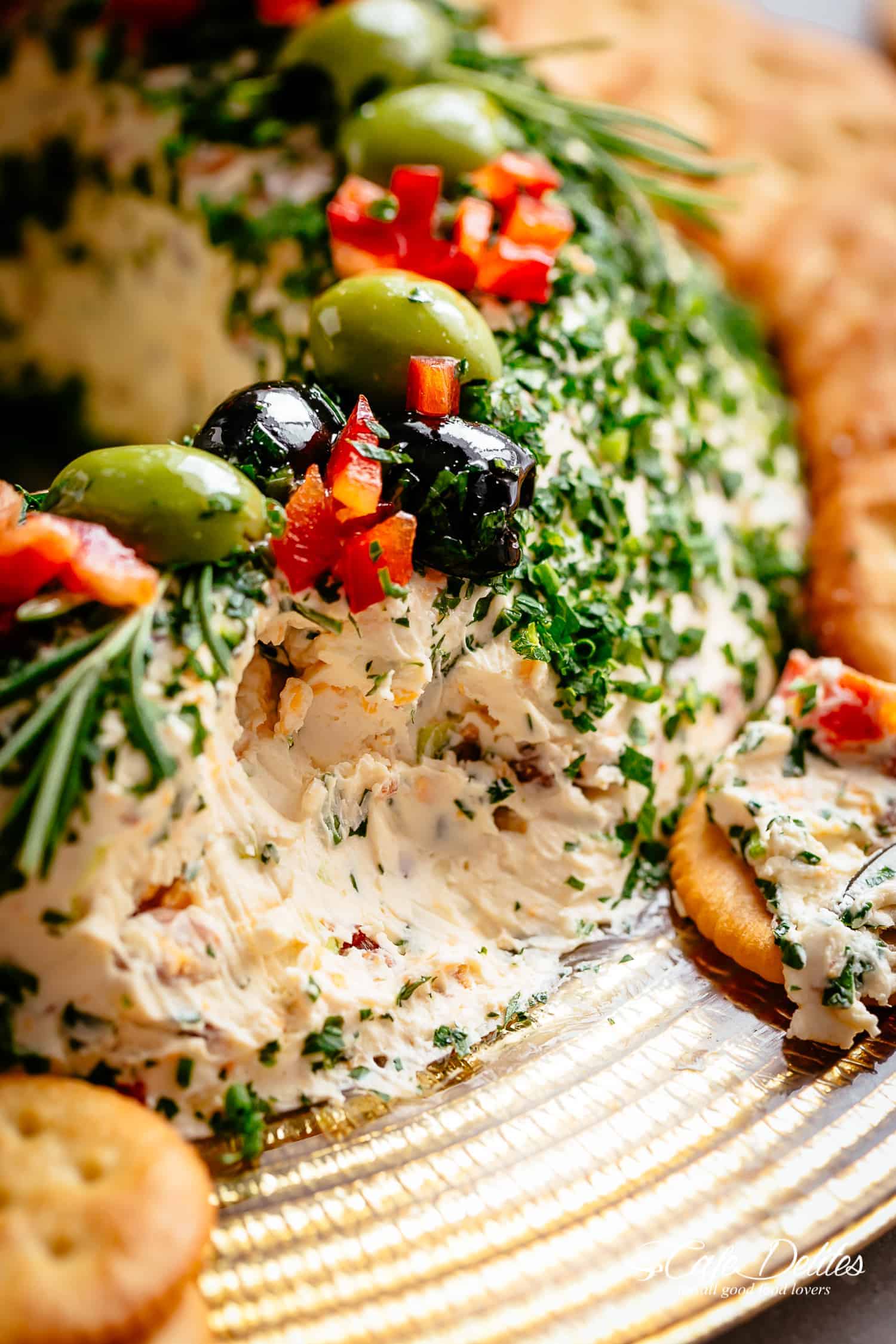 Cheese Ball Wreath with bacon, cheese, chives and onions is a holiday masterpiece! | cafedelites.com