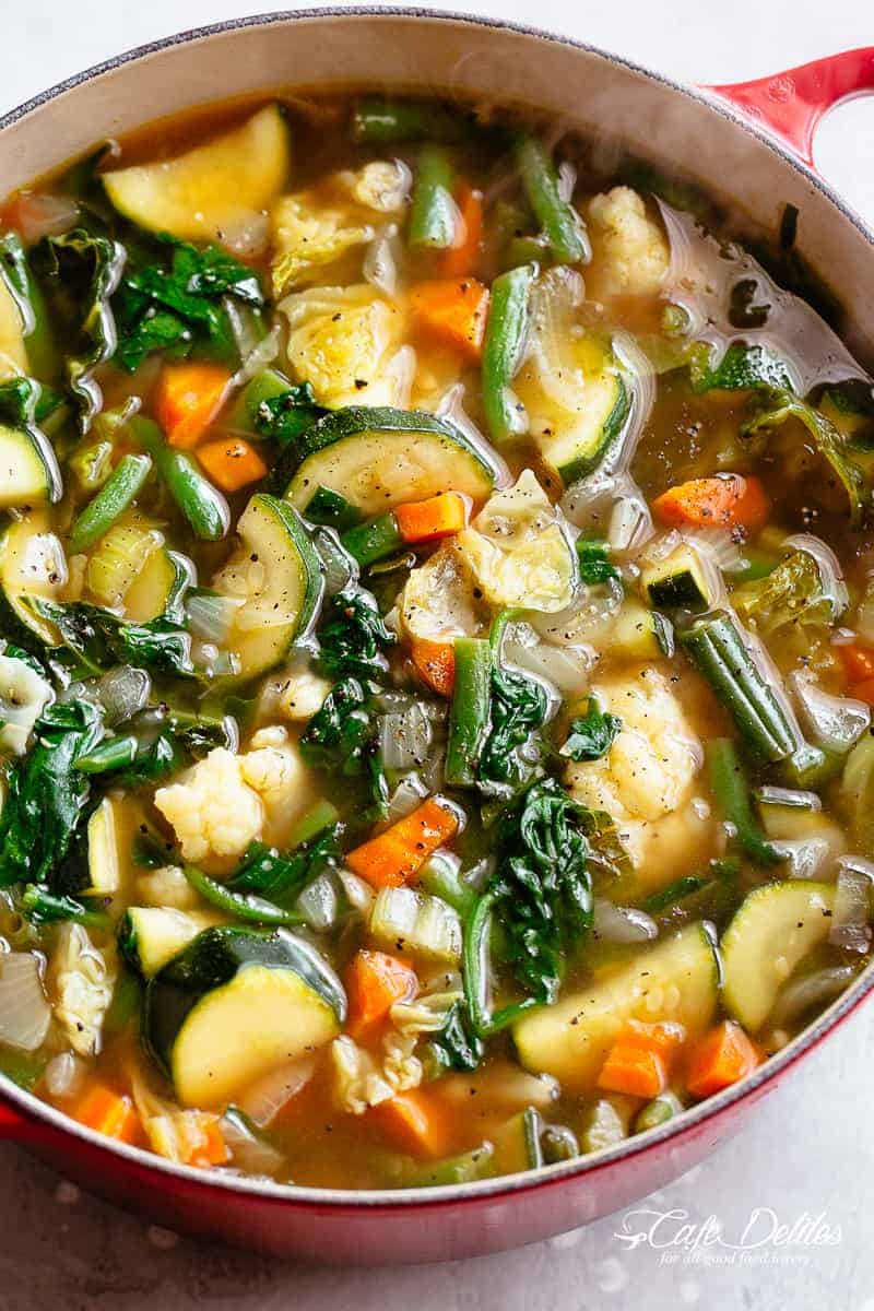 Vegetable Soup versatile to suit your taste and suitable for a low carb diet! Weight Watchers, Keto diet or low carb diet, homemade vegetable soup is the delicious quick meal or snack! | cafedelites.com
