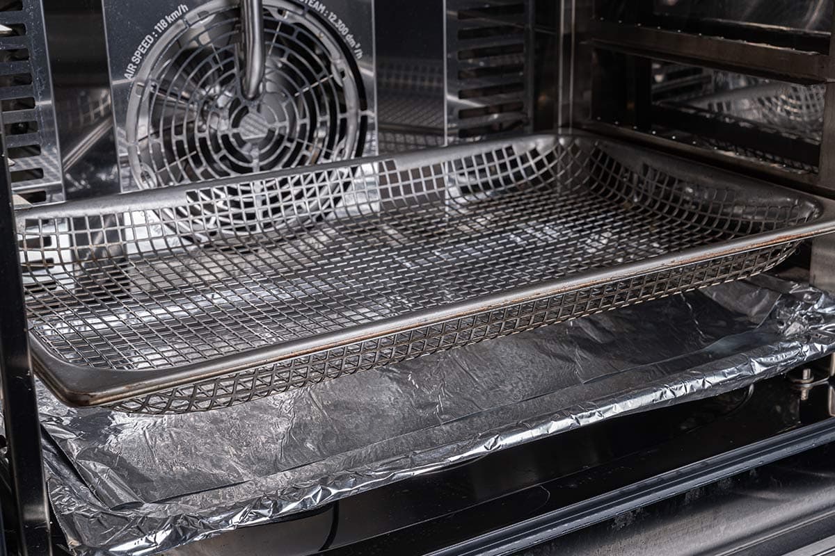 Image of the oven being preheated to 390°F (200°C).