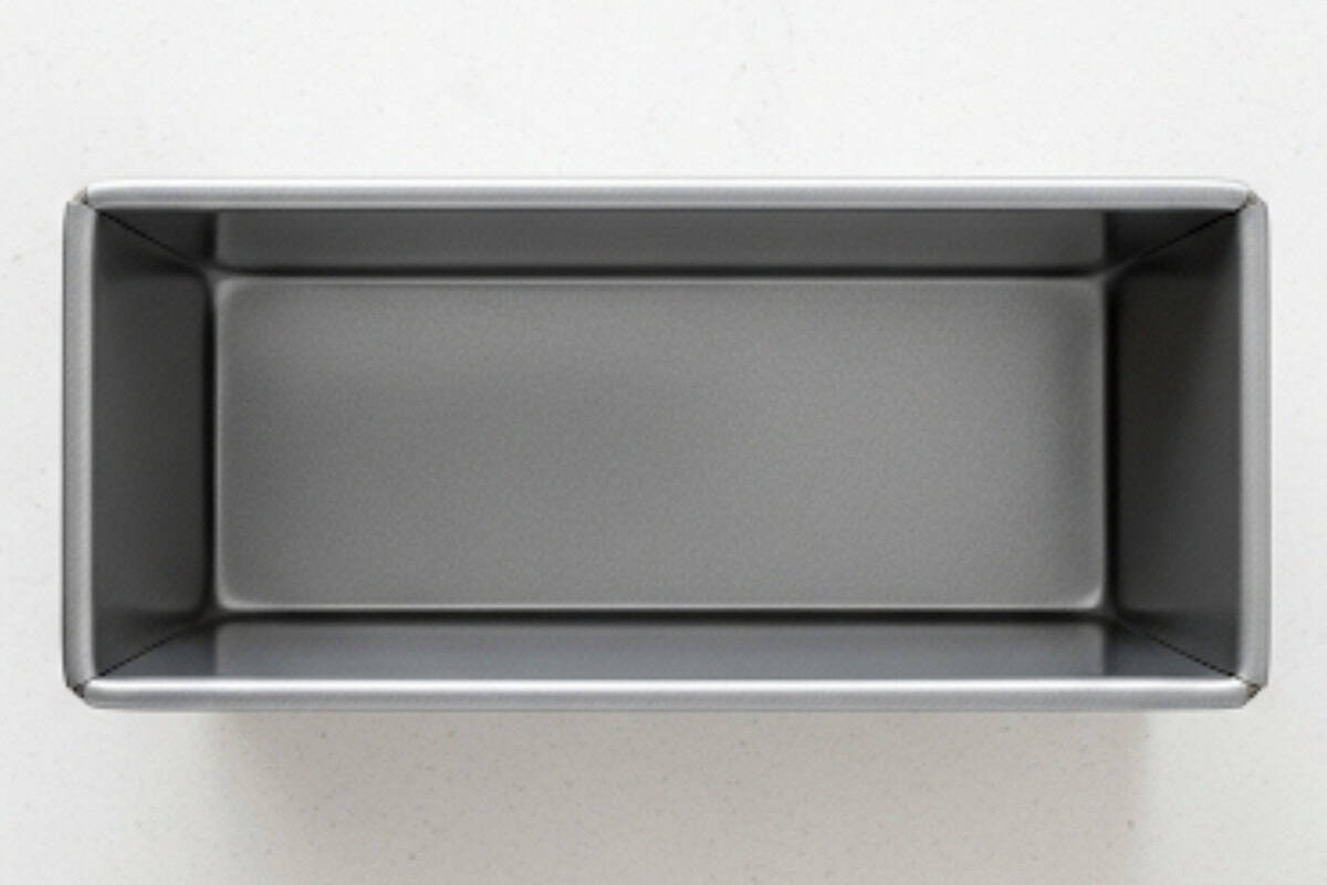 Grease a 9×5-inch loaf pan with nonstick spray and set aside.