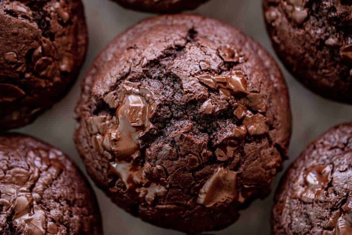 Bake at 425°F (220°C) for 8 minutes to help the muffins rise, then reduce the temperature to 350°F (175°C) without opening the oven.