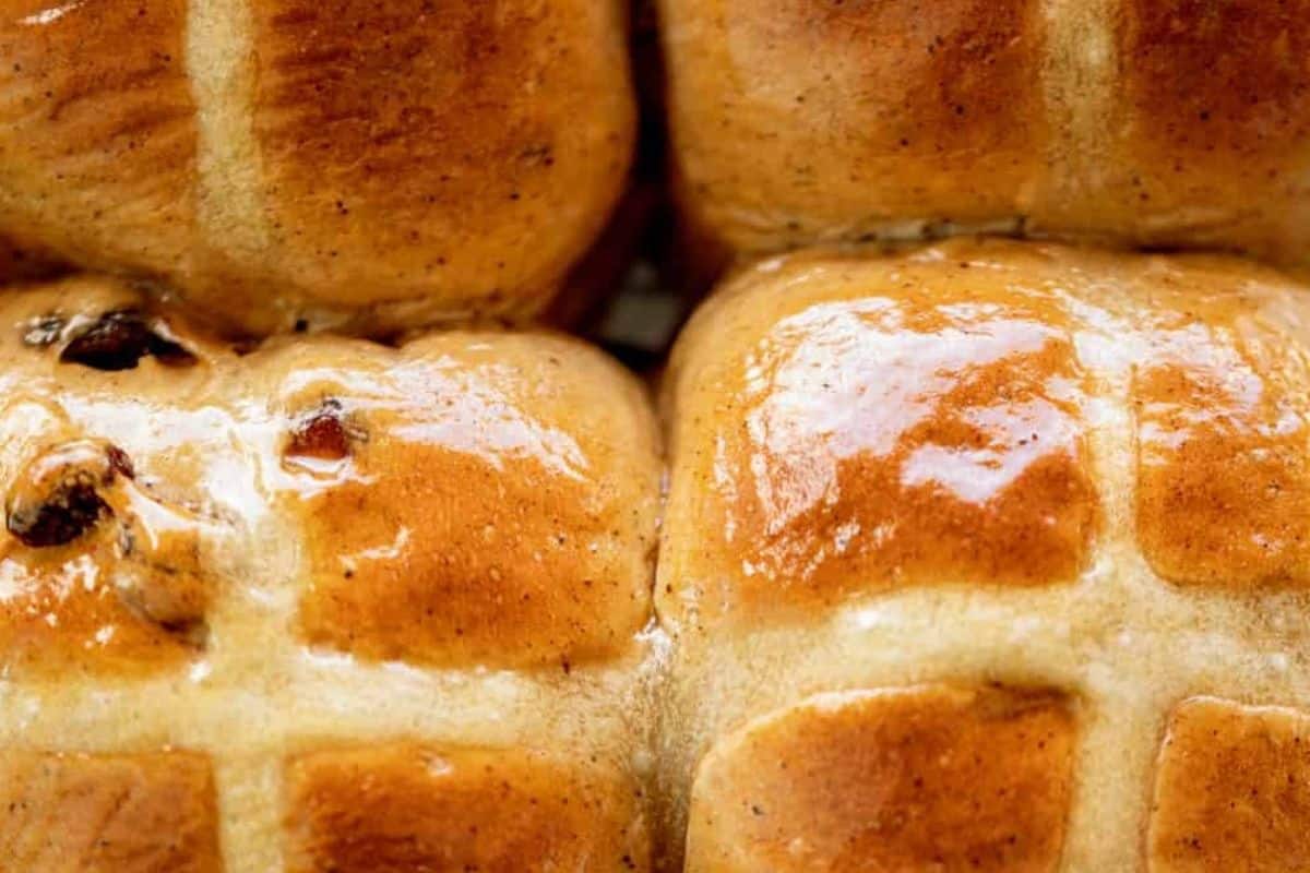 Bake at 350°F (180°C) for 22–25 minutes until golden brown. While warm, brush with a glaze of jam and boiling water.